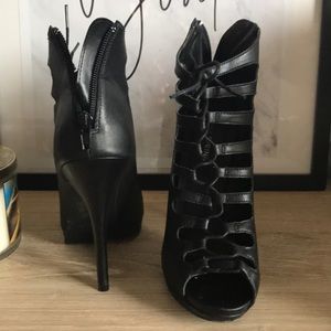 Black Call it Spring size 8 strappy heel